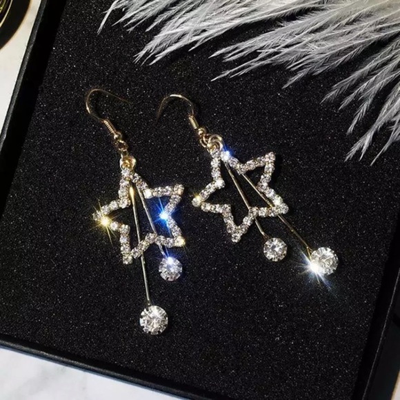 Gold Tine Crystals Starts Earrings - Picture 1 of 4